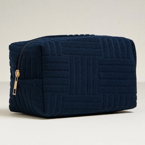 #761 Quilted Tote Bag (Woven Texture) w/Luxe Terry Fabric Travel Pouch -Medium